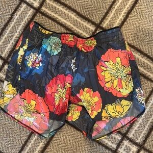 Floral Patterned running Shorts